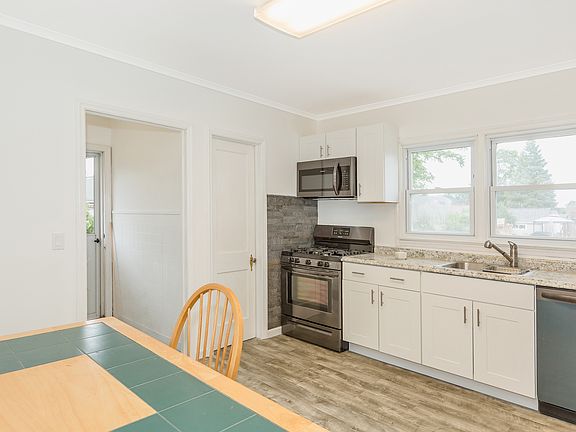 3rd image of 442 Kratoville Ave