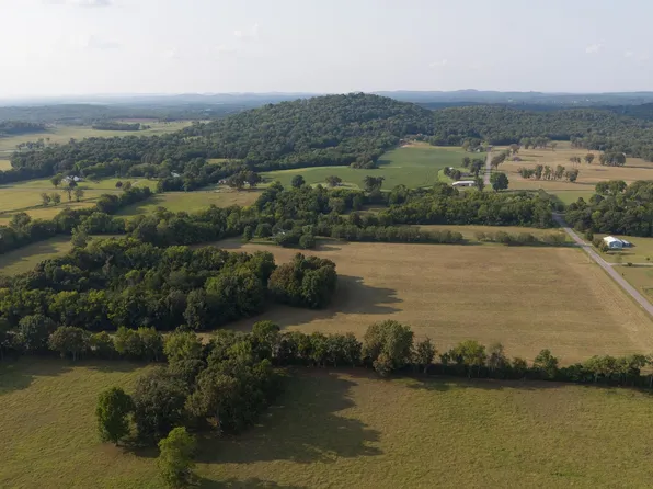 975 Haunt Hollow Rd, Unionville, TN 37180