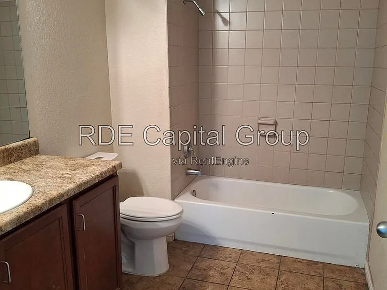 5203 Bexar St #2C — Photo 9