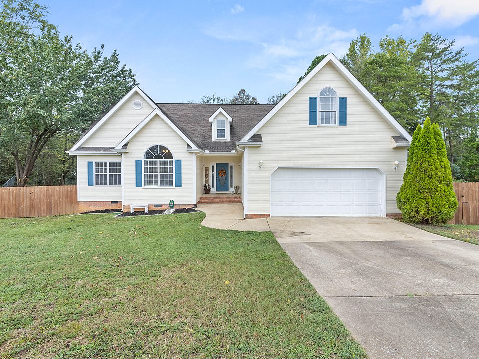 1st image of 300 Eagle Landing Dr