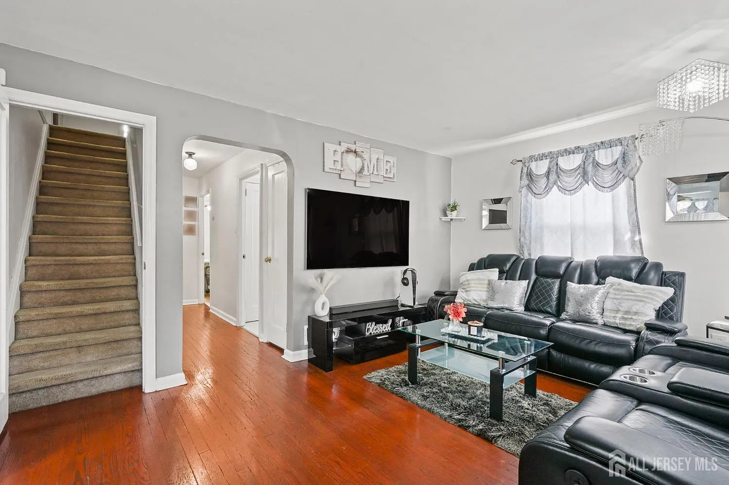 4 bed, 1.0 bath, $3,200 — Photo 4
