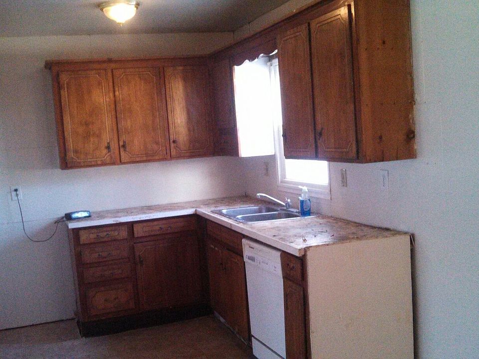 2nd image of 726 N 81st Ter