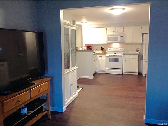 5th image of 63 N Seine Dr