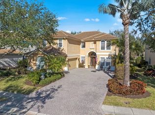 9920 Rookery Cir, Estero, FL 33928