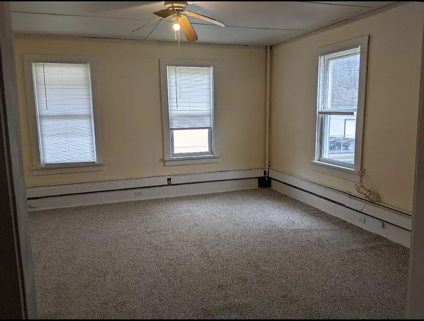 2 bed, 900 sqft, $1,600 — Photo 2