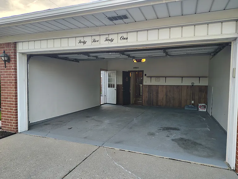 4541 Marlow Dr — Photo 4