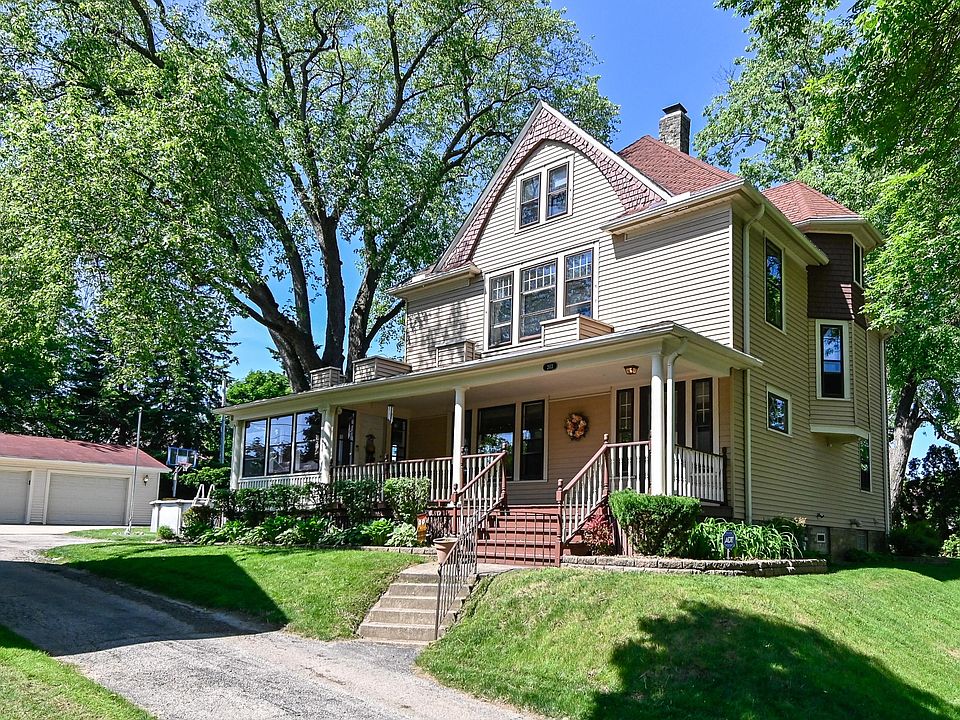 1st image of 203 W Crawford Ave