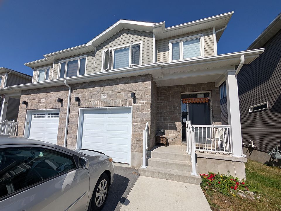1st image of 1226 Max Cres