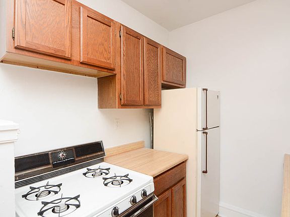 3rd image of 373 Hazel Ave #2D