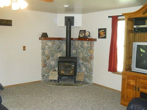 3rd image of 12148 Estate Ln SE