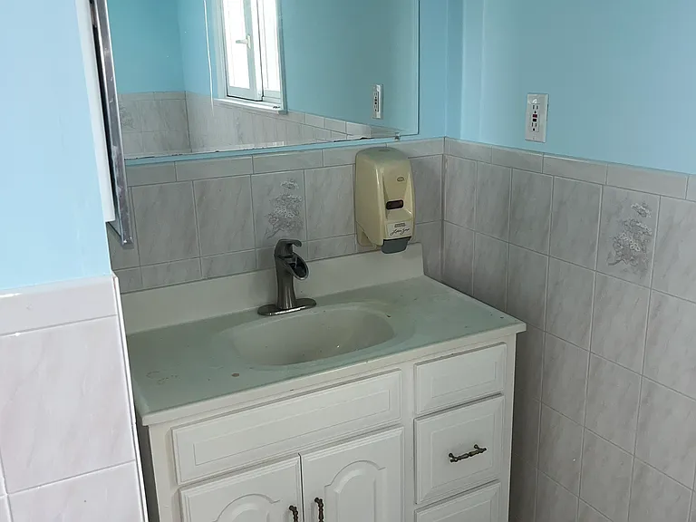 11 Reese Ave #C — Photo 17