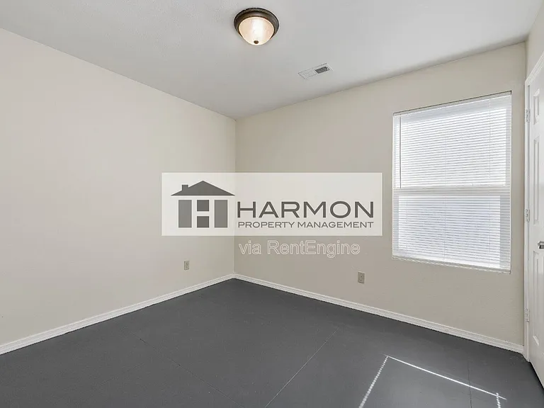 1545 W 23rd St N — Photo 5