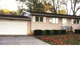 523 Golden Valley Dr, Saint Louis, MO 63129