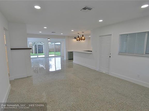 4th image of 260 NE 45th Ct