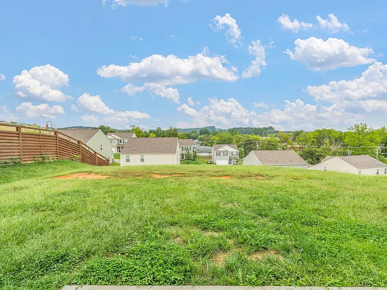 116 Kaley Ln — Photo 11