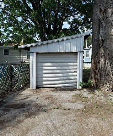 3rd image of 4415 Hohman Ave