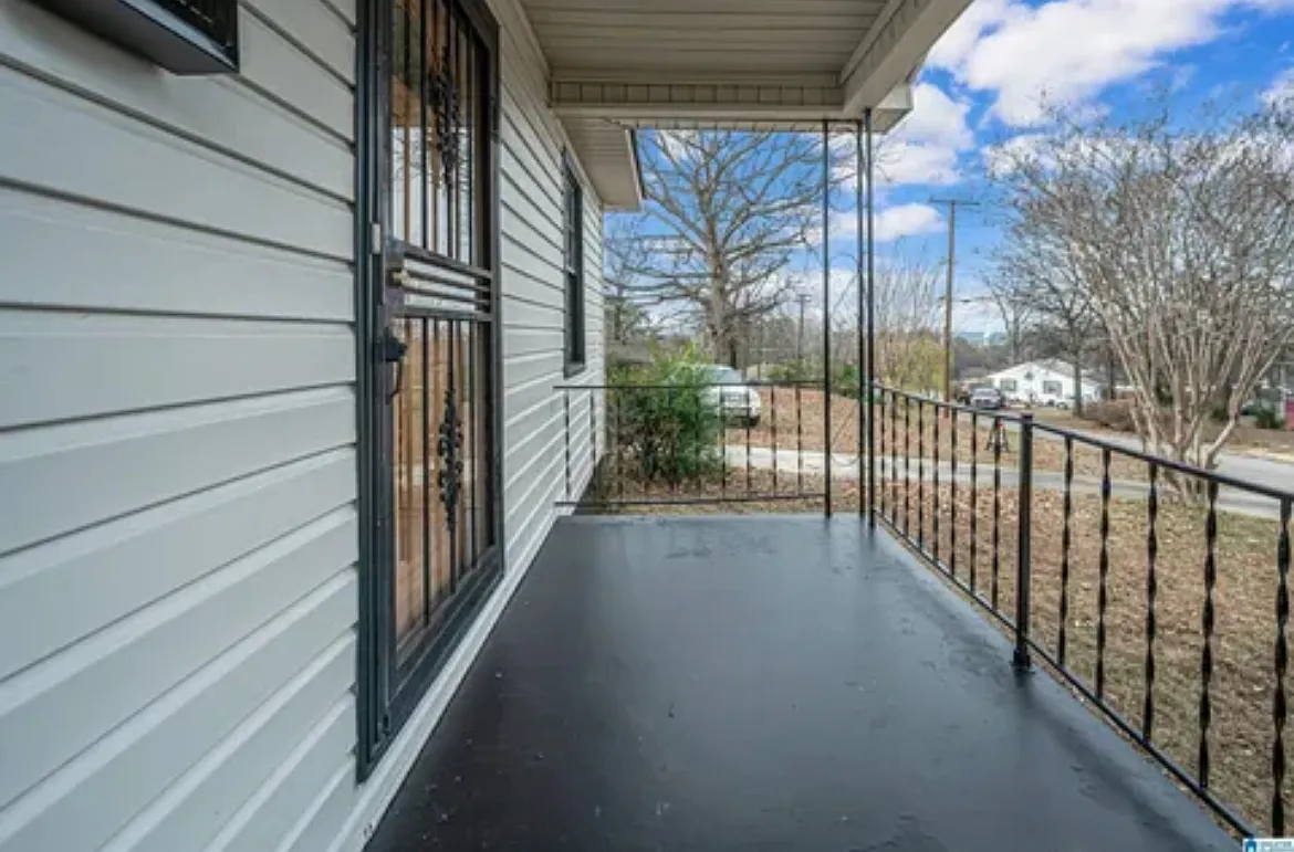 3 bed, 1000 sqft, $1,250 — Photo 3