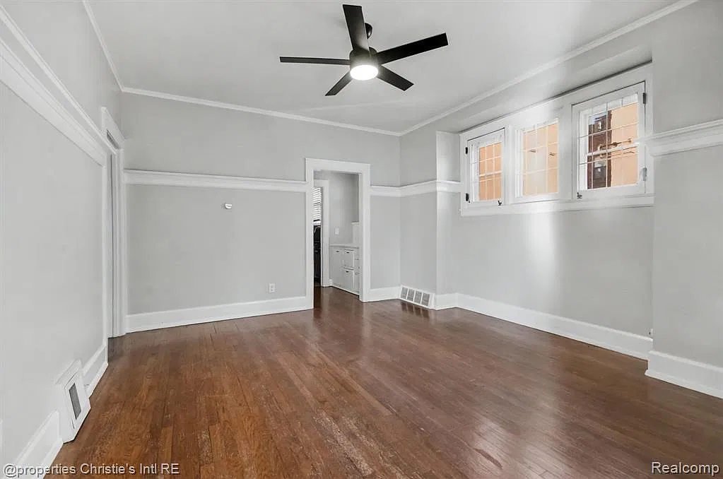 3 bed, 1.0 bath, 1500 sqft, $2,200 — Photo 3