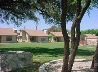 403 E Ewell St, Granbury, TX 76048