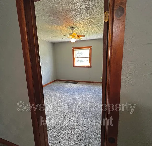 504 Martin St — Photo 6
