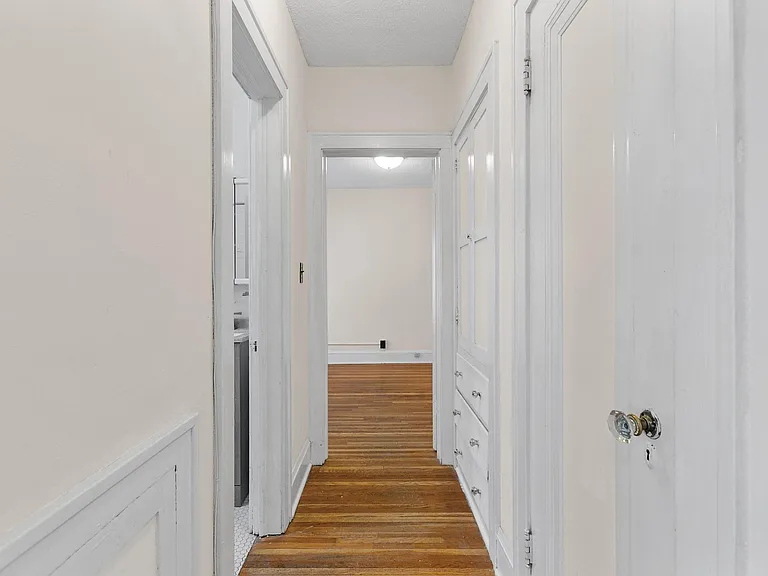 Emmerson Terrace Apartments — Photo 13