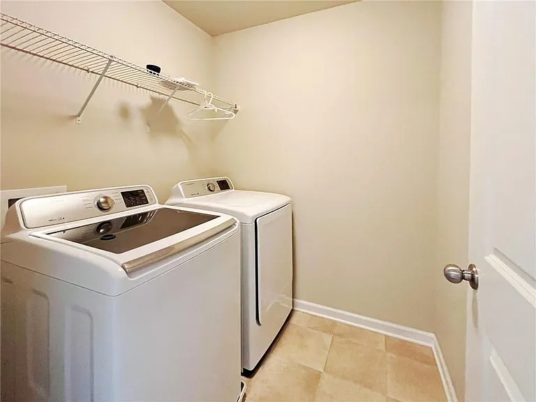 330 Holdings Dr — Photo 27