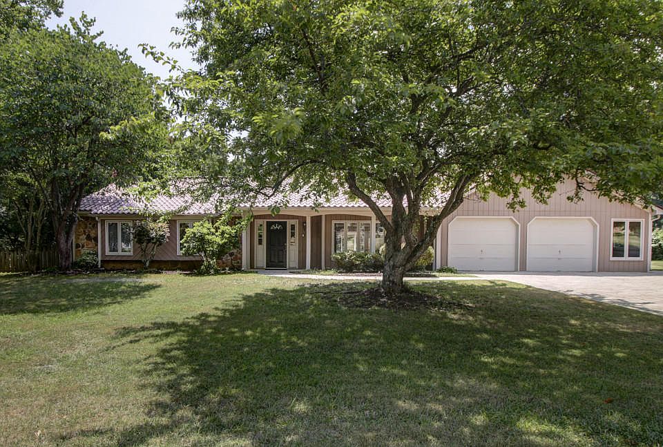 1st image of 4491 Farmwood Dr