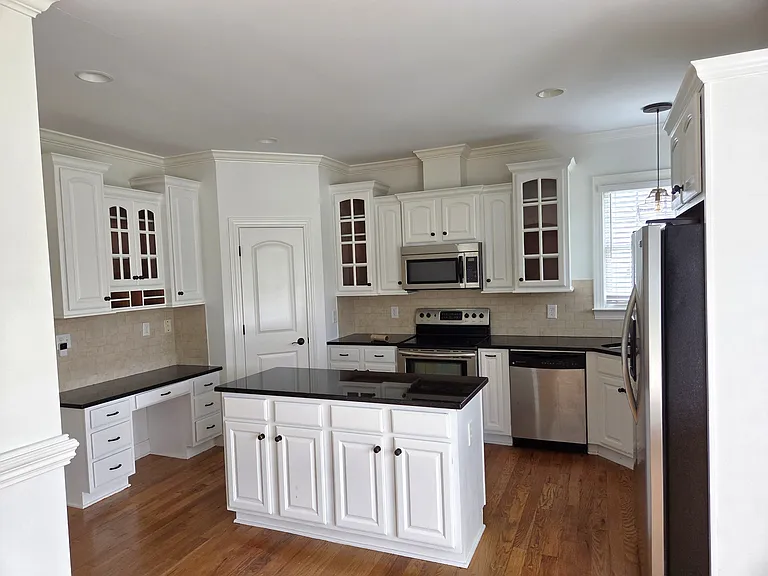 1105 Bert Ct — Photo 13