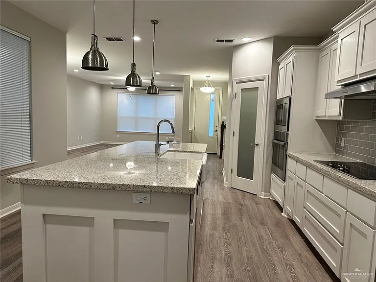 1313 Xavier Ave — Photo 10
