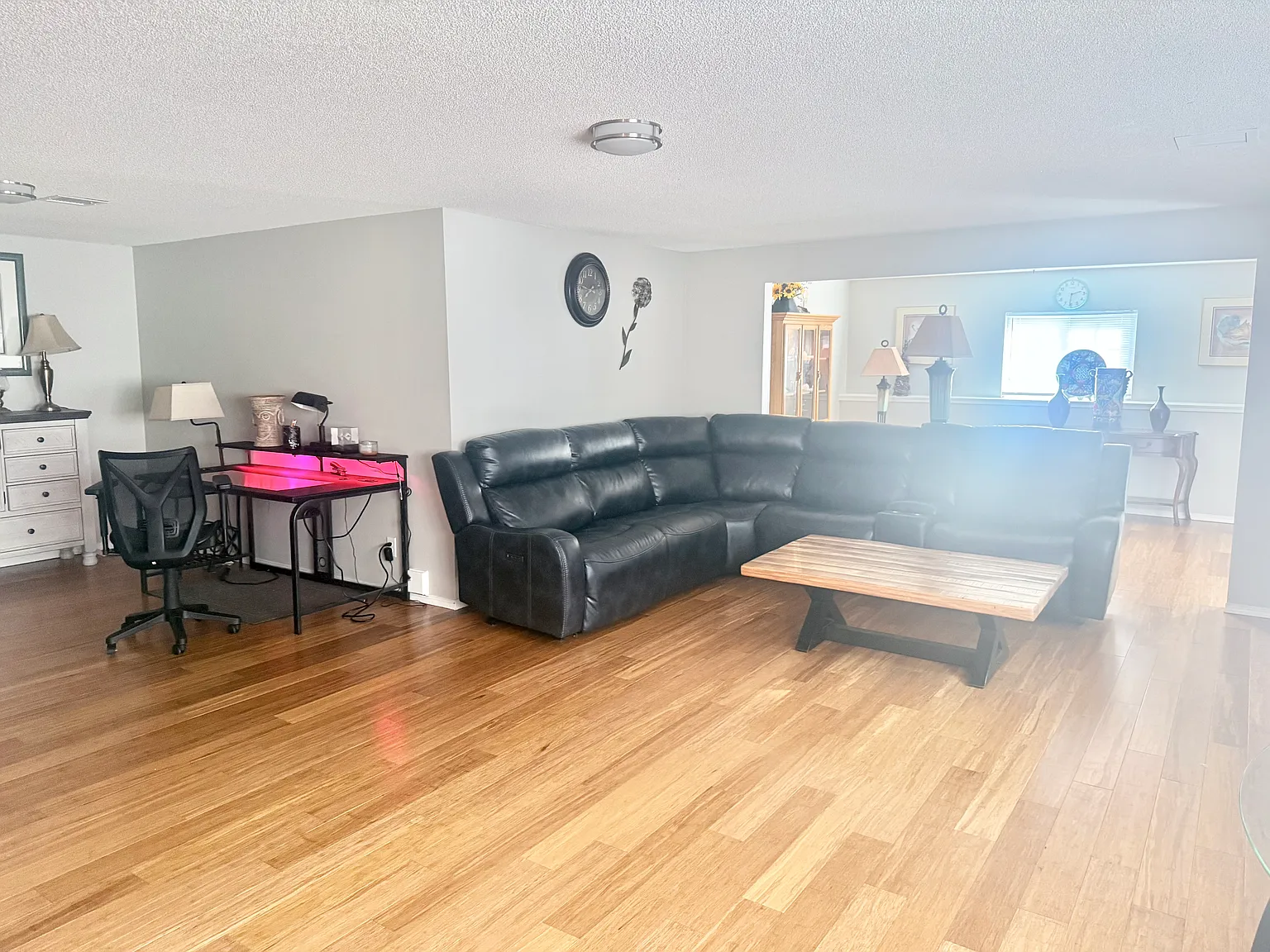 4 bed, 2757 sqft, $2,400 — Photo 3