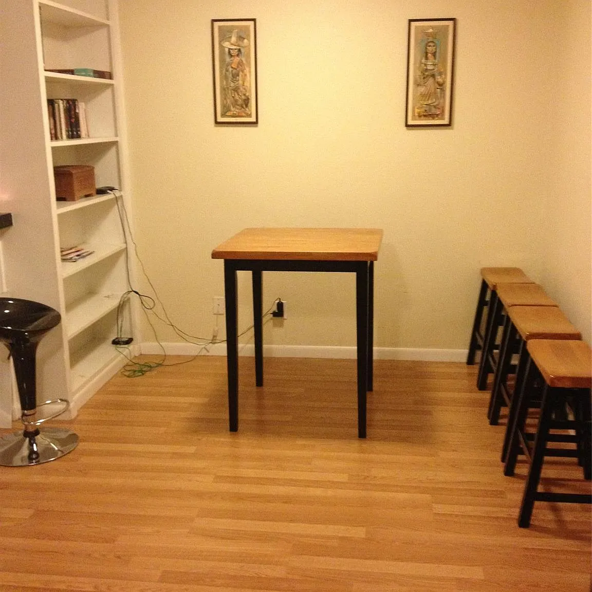 2 bed, 1.0 bath, 750 sqft, $1,400 — Photo 1