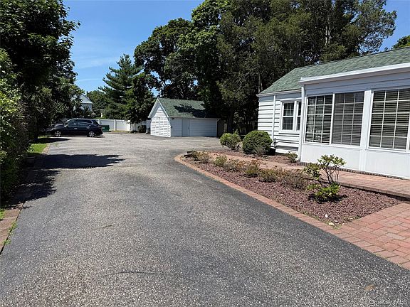 4th image of 156 N Ocean Avenue