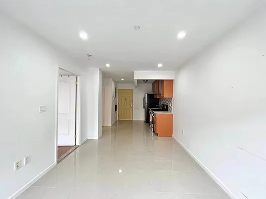 Rented by E Realty International Corp | media 9