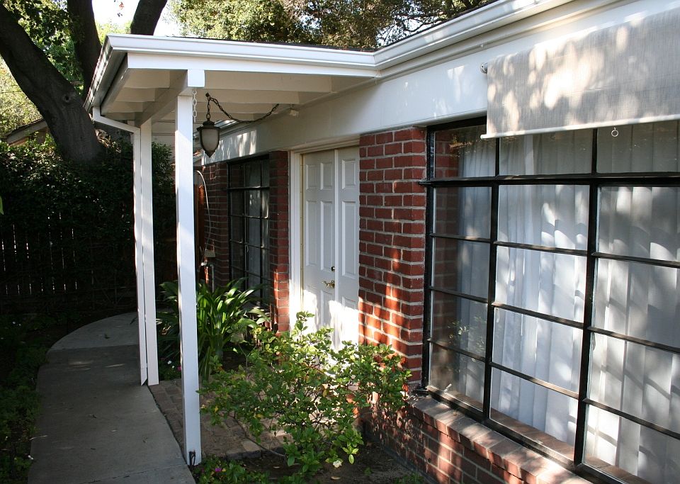1st image of 112 N Lincoln Pl #1/2