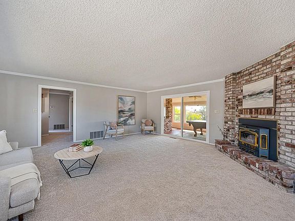 4th image of 13924 Ridge Rd