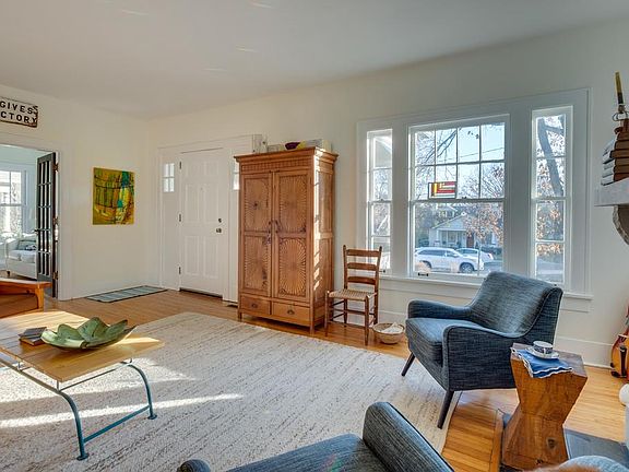 5th image of 2506 Essex Pl