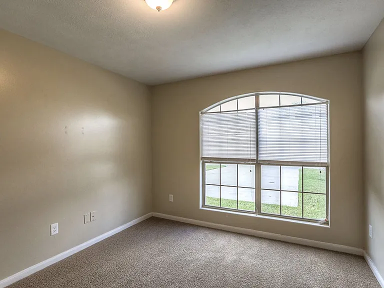 10610 Pine Landing Dr #B — Photo 5