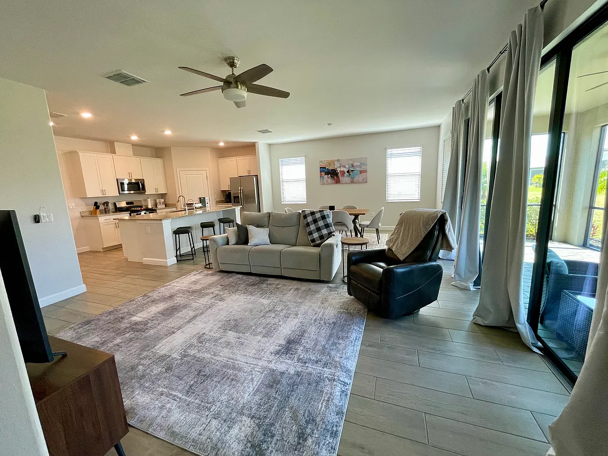 Open Concept Living - 5210 Coral Reef Way