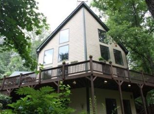 6160 Pine Cir, Flowery Branch, GA 30542