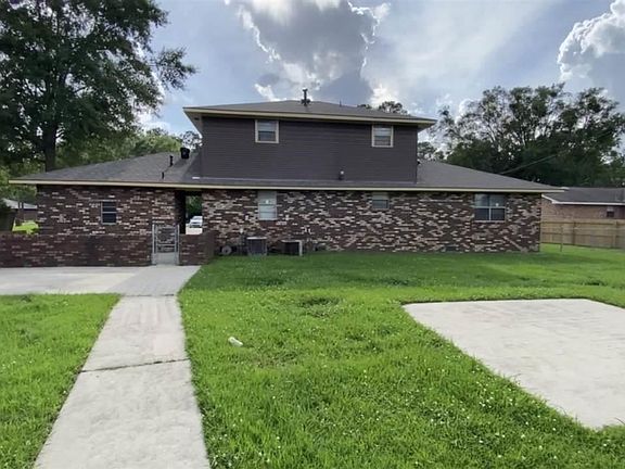 5th image of 4274 N Riverview Dr