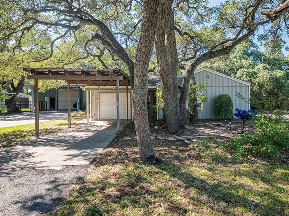 1107 N Wood St, Rockport, TX 78382