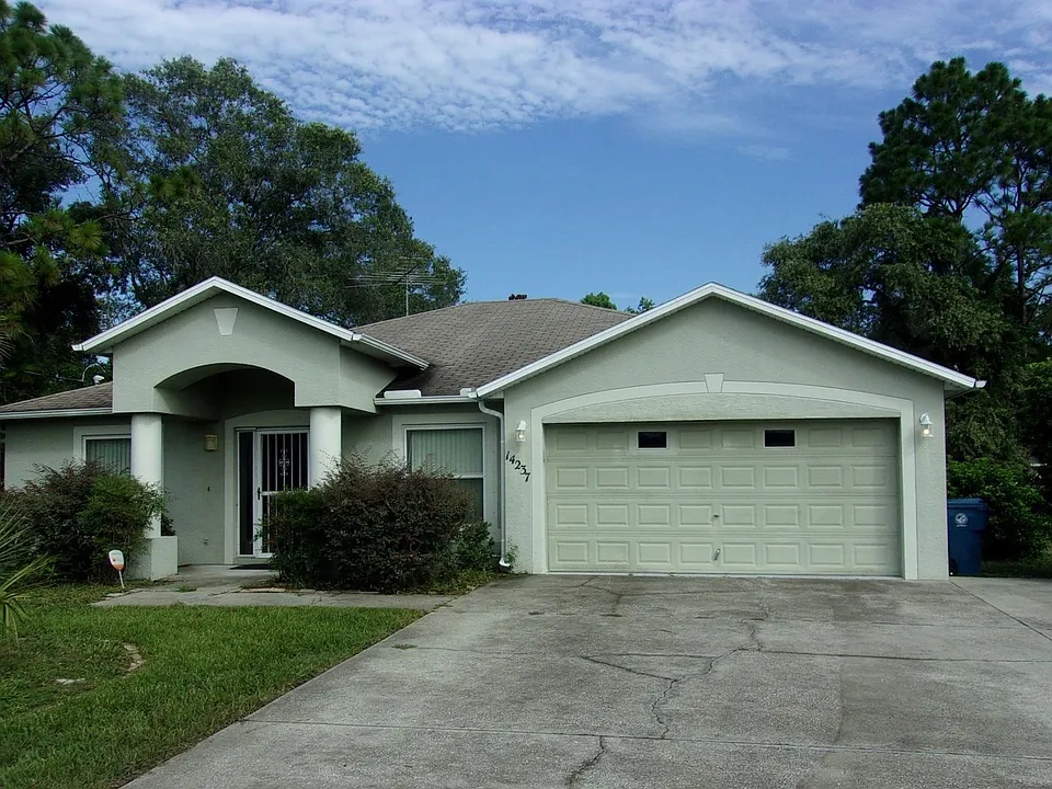 14237 Spring Hill Dr