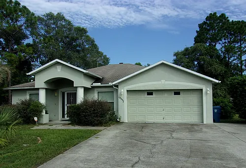 14237 Spring Hill Dr Photo 1