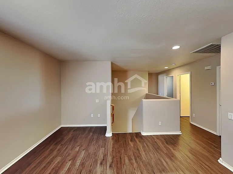 17321 W Tara Ln — Photo 13