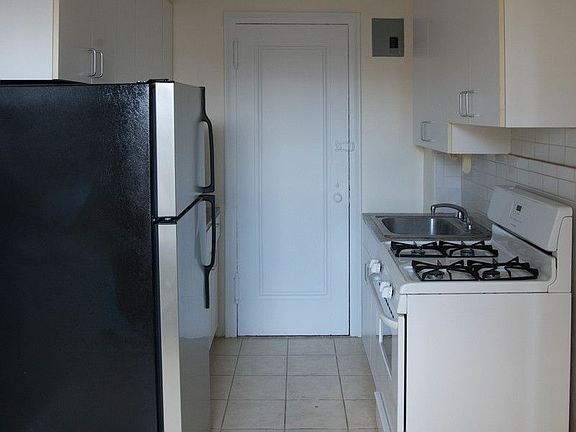 3rd image of 820 W End Ave APT 12D