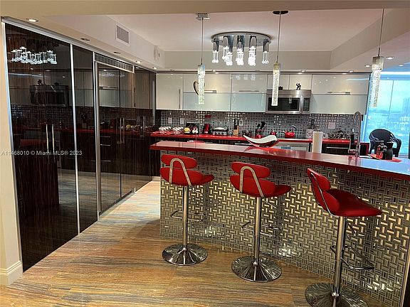 4th image of 1920 S Ocean Dr APT 15D