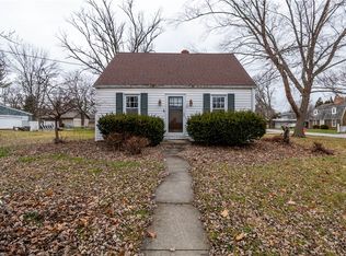 106 W George St, Sullivan, IL 61951