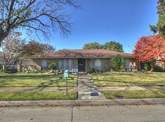 2nd image of 2405 Maple Leaf Dr