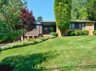 10704 Weymouth St, Garrett Park, MD 20896