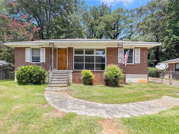 1172 Rocksprings St, Forest Park, GA 30297